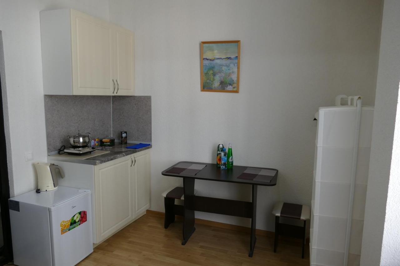 Apartments Na Beregu Sukhumi Esterno foto