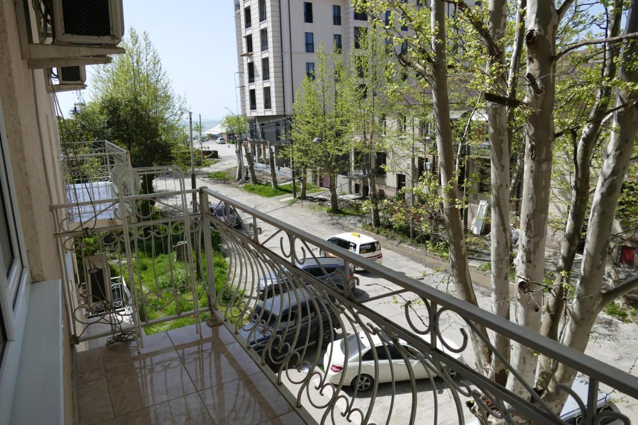 Apartments Na Beregu Sukhumi Esterno foto