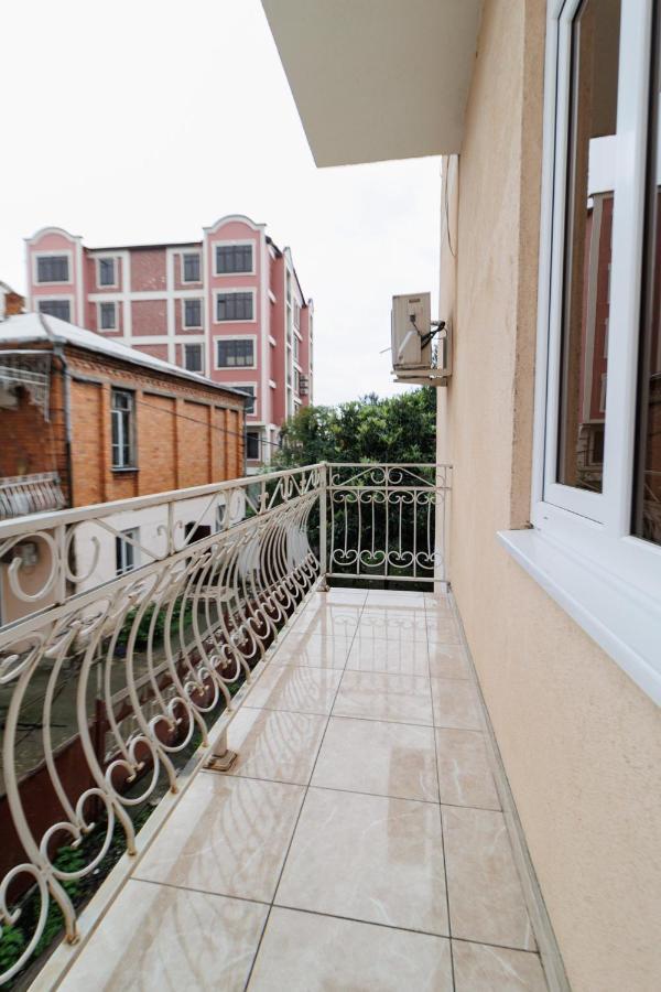 Apartments Na Beregu Sukhumi Esterno foto