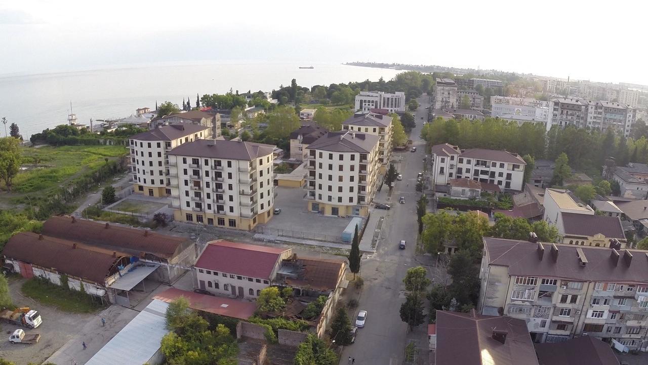 Apartments Na Beregu Sukhumi Esterno foto